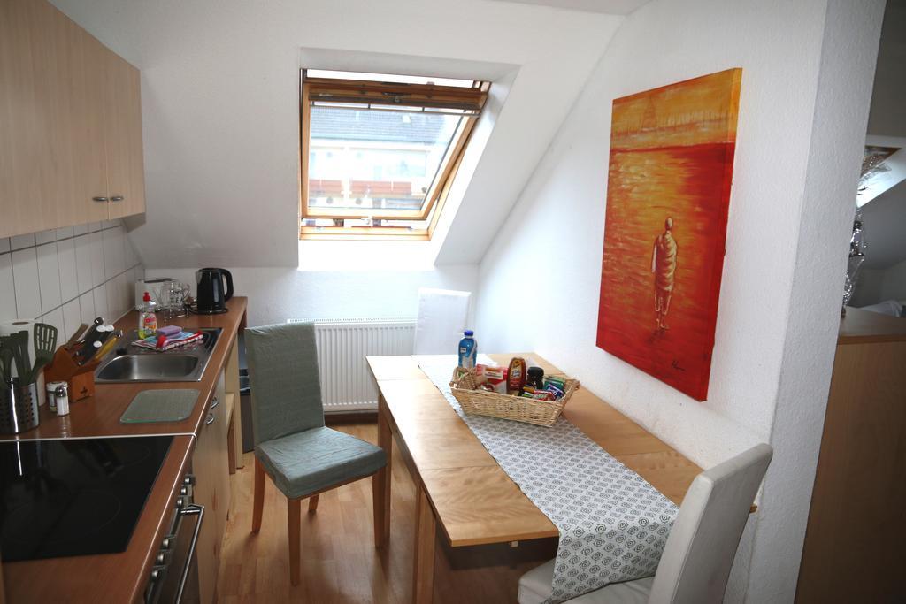 Nadines Ferienwohnung Krefeld Esterno foto