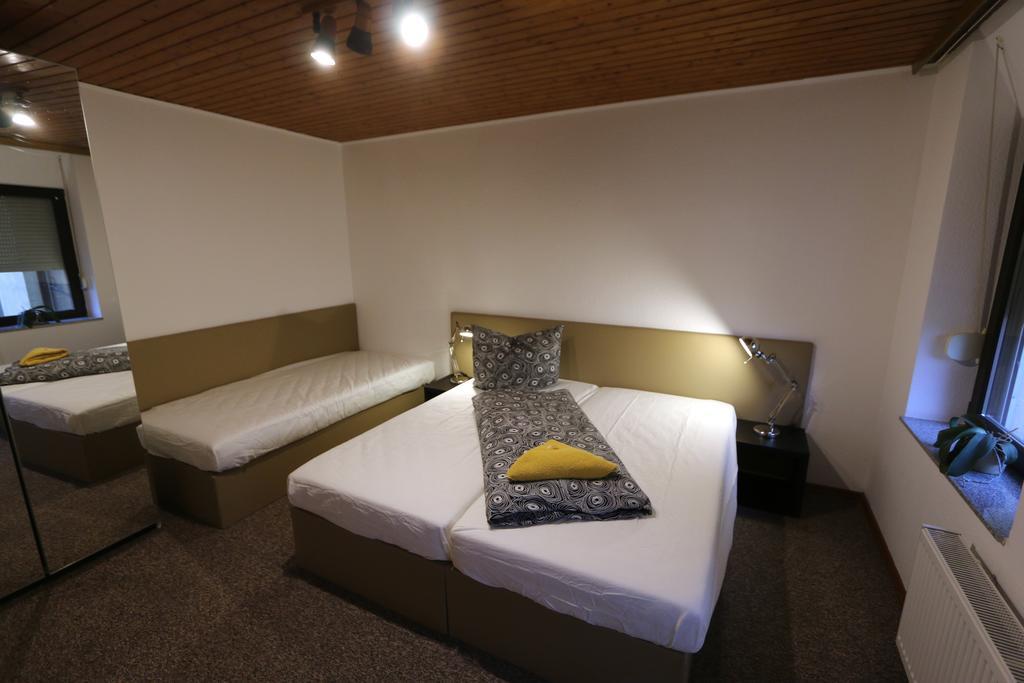 Nadines Ferienwohnung Krefeld Esterno foto
