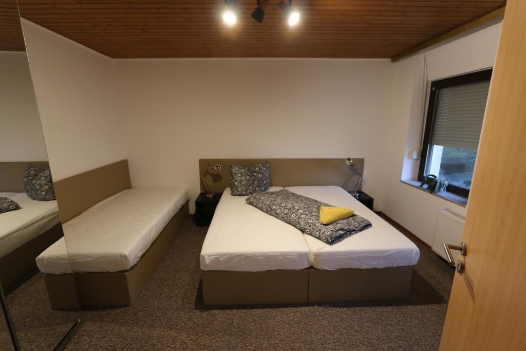 Nadines Ferienwohnung Krefeld Esterno foto